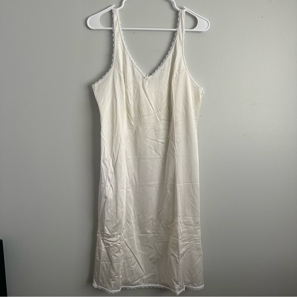 Vintage slip dress size 38 off white Montgomery ward full dress women’s m/L